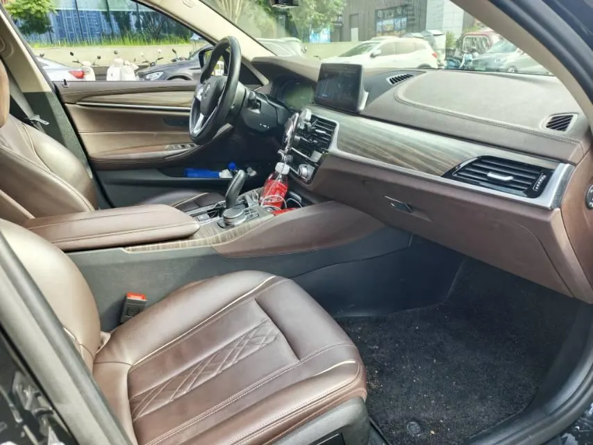BMW 5 series new energy 2020 530Le 2.0T mileage upgraded luxury package automatic gear 7