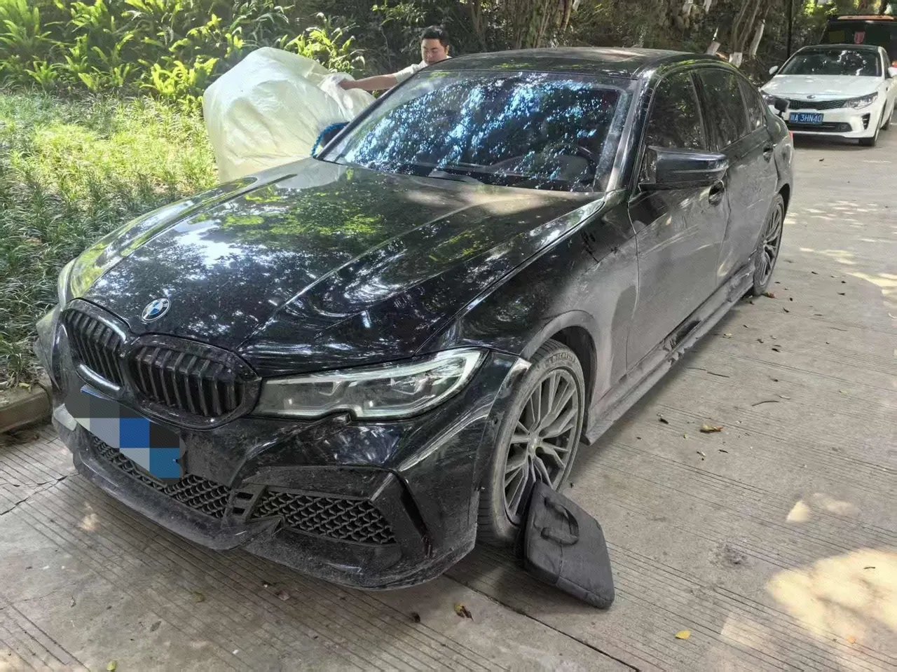 Open image lightbox: BMW 3 Series 2020 330Li xDrive 2.0T M Sports Obsidian Night Suit Automatic Gear
