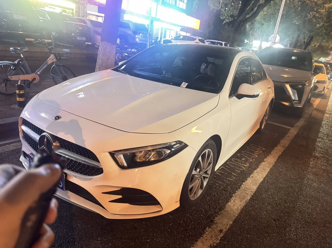 Открыть галерею: Mercedes Benz Class A 2021 A 200 L 1.3T Dynamic Automatic