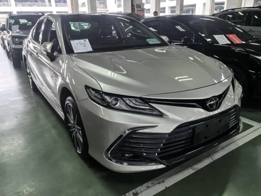 Toyota 2021 Camry 2.5G Deluxe Edition Automatic Gear 3
