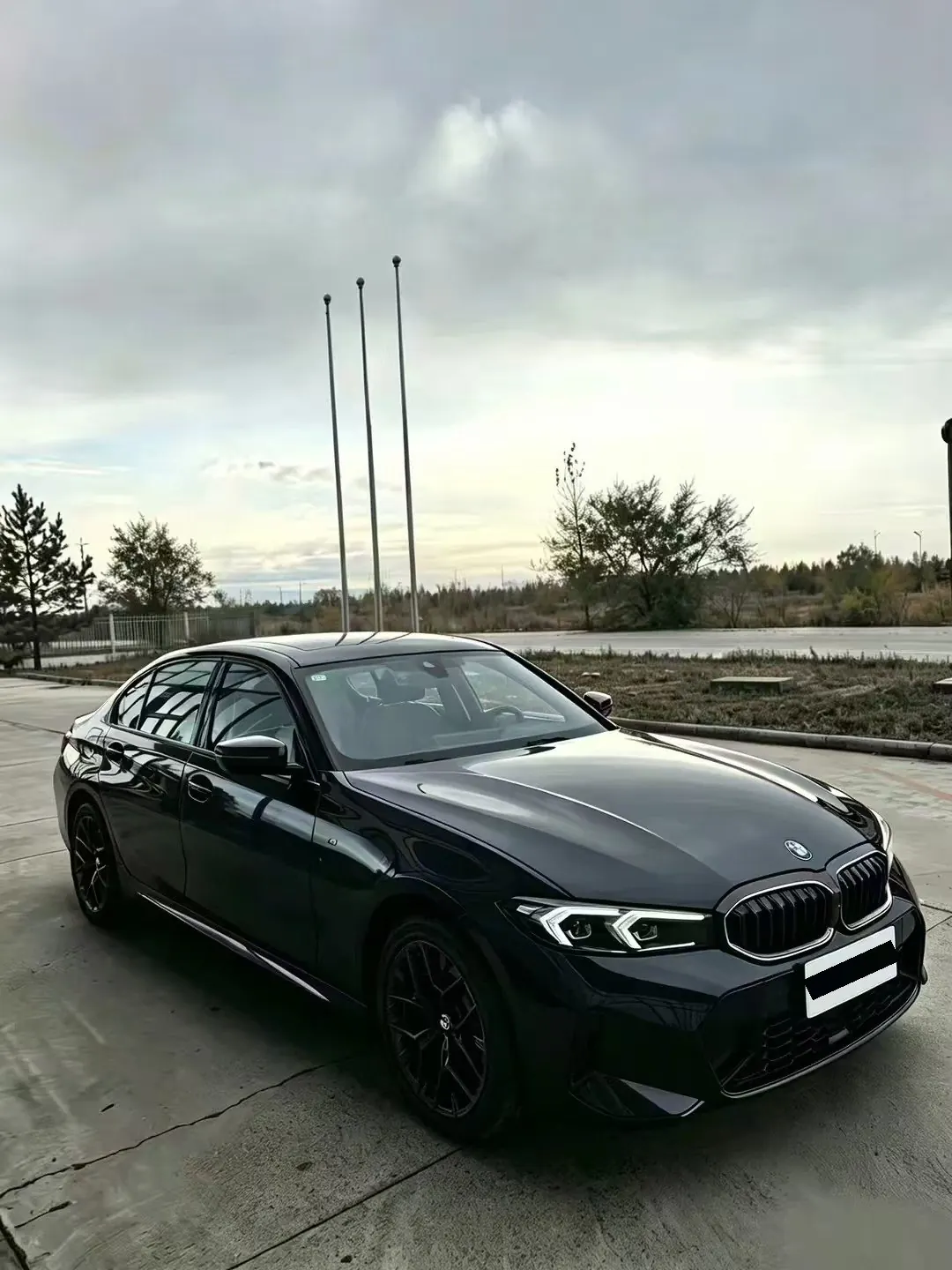 BMW 3 Series 2026 330Li 2.0T M Sports Obsidian Night Suit Automatic Gear 5