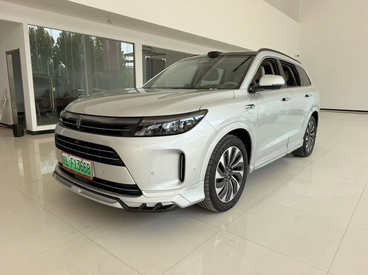 Открыть галерею: AITO 2024 AITO M7 Smart Drive Four-wheel Drive Max Edition 6-seat Automatic Gear