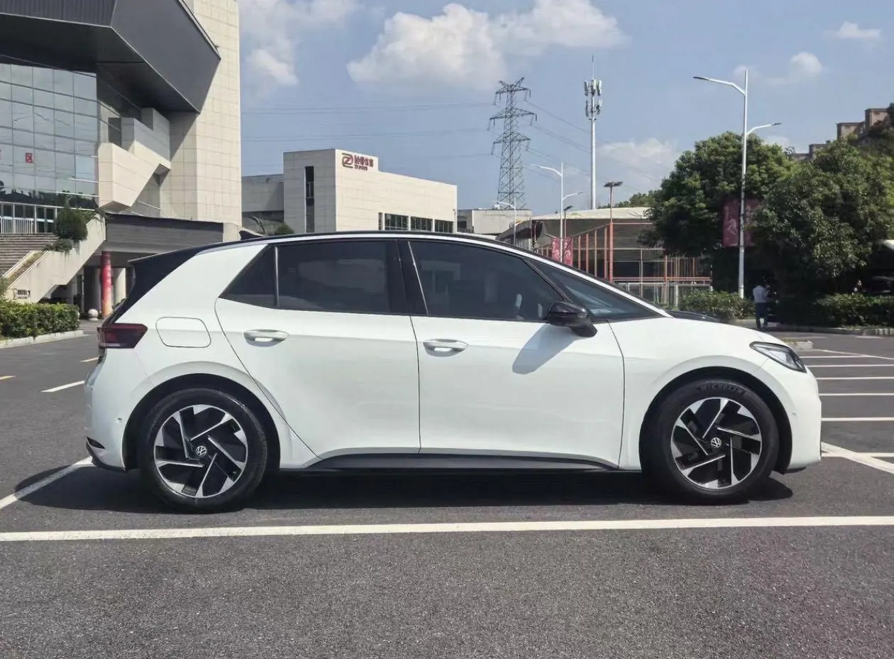 Volkswagen 2024 ID. 3 extremely intelligent version automatic transmission 3