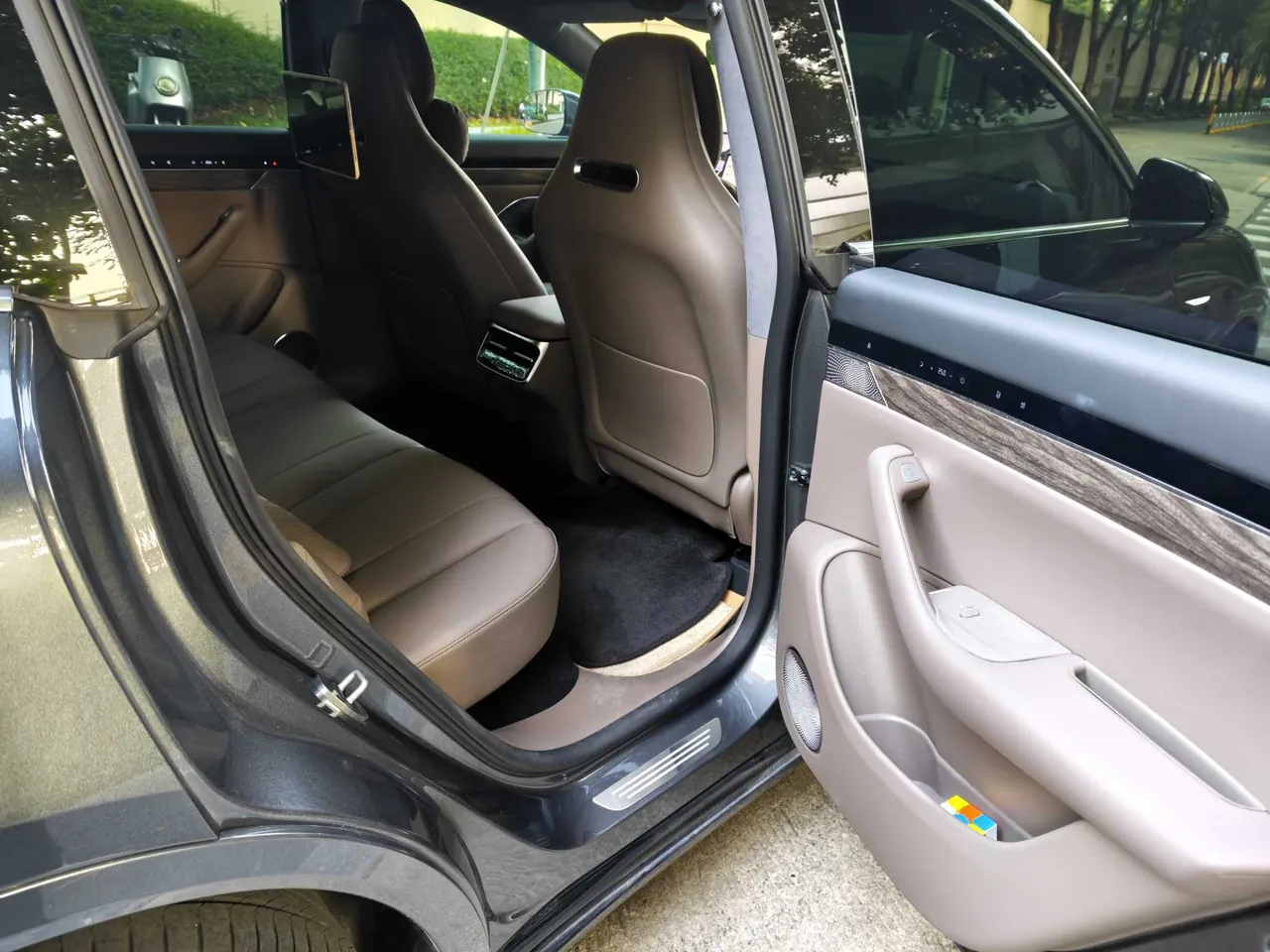 Intellectual 2025 R 7 251km Max Automatic Gear 5