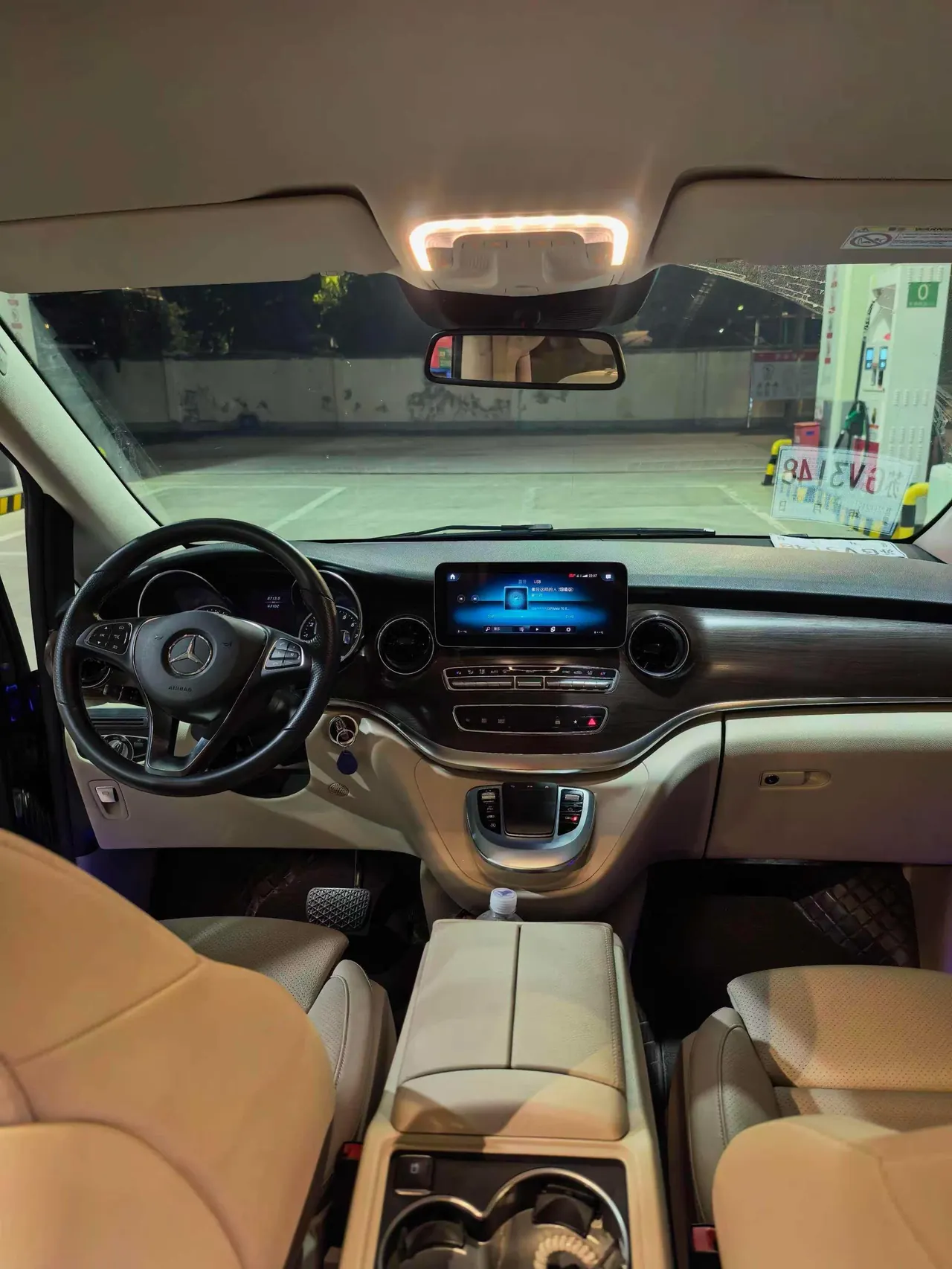 Mercedes Benz Class V 2022V 260 2.0T Pilot Edition Automatic Gear 2