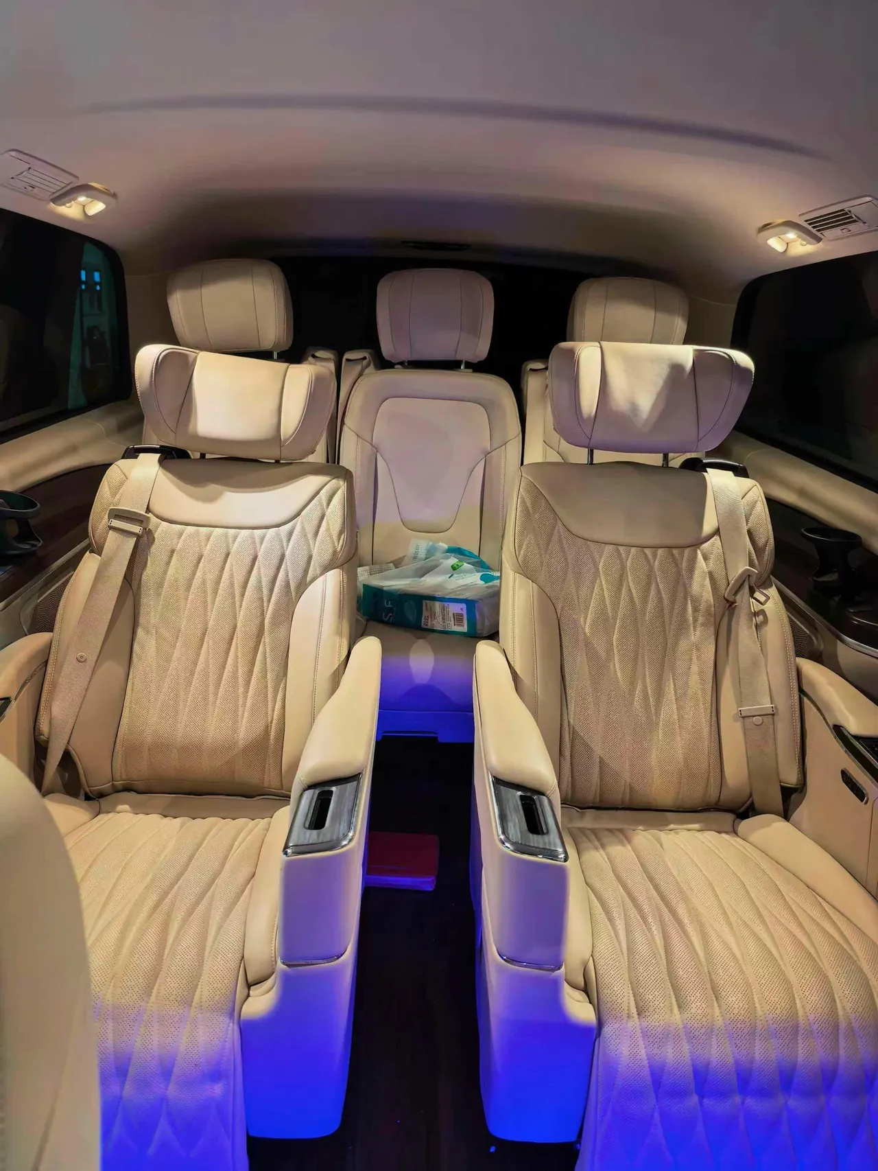 Mercedes Benz Class V 2022V 260 2.0T Pilot Edition Automatic Gear 3