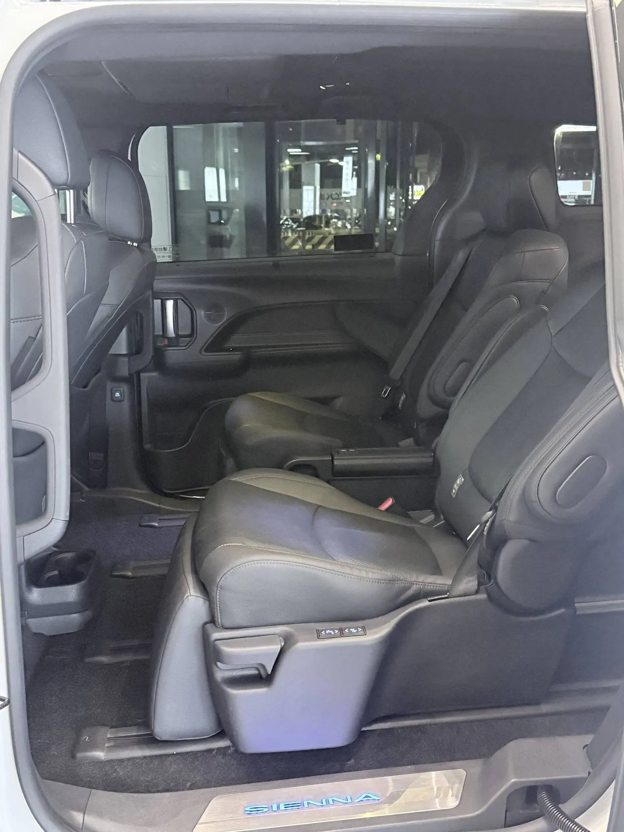 Toyota 2021 Sana 2.5 Stepless Platinum Edition Automatic Transmission 6