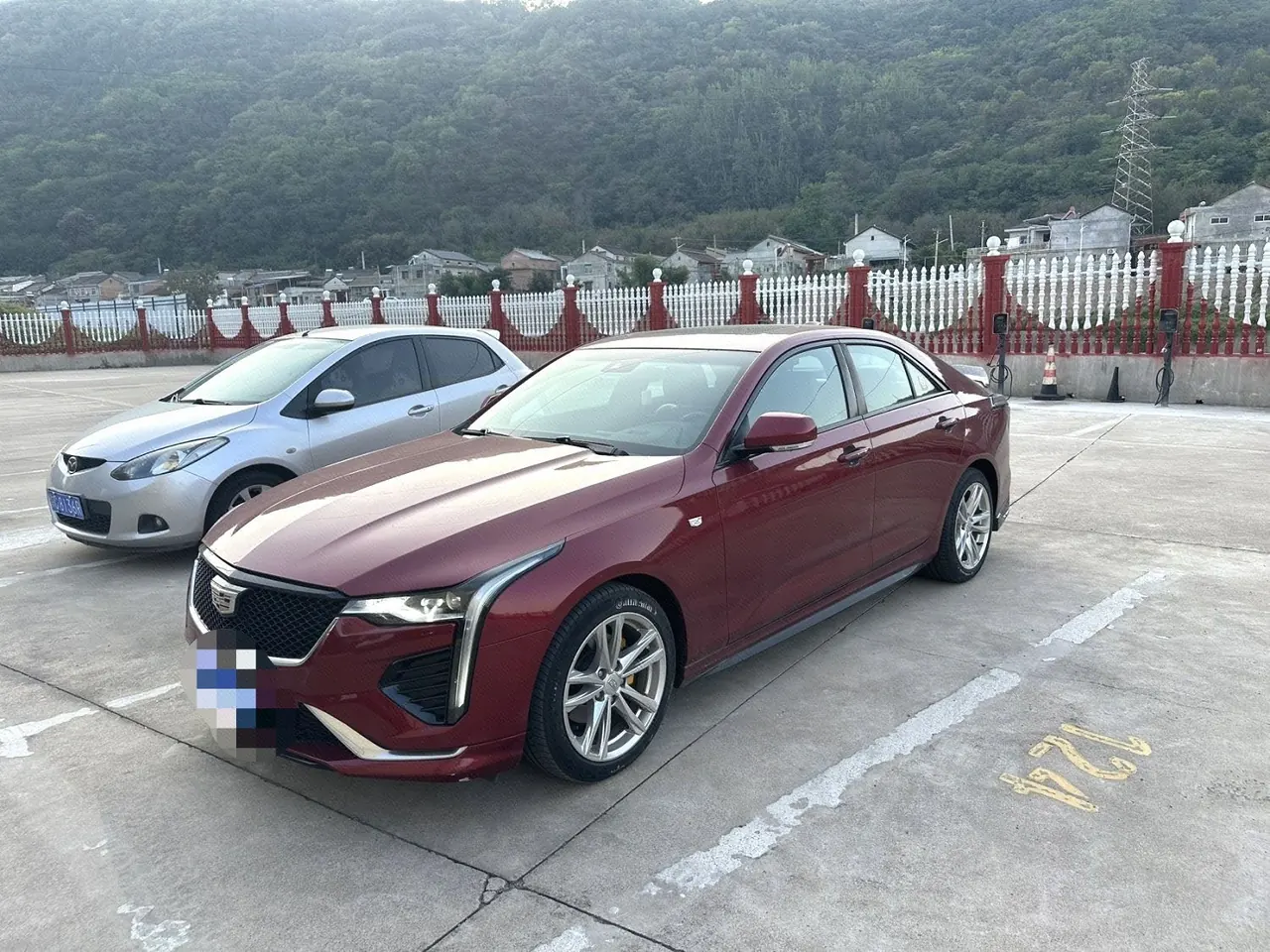 Open image lightbox: Cadillac 2020 CT4 2.0T 28T fashion automatic gear