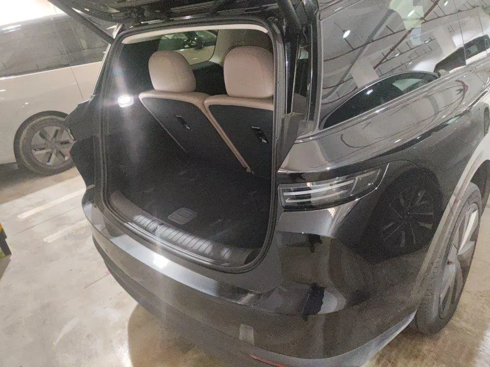 Li 2025 i8 Standard Edition Automatic Gear 8