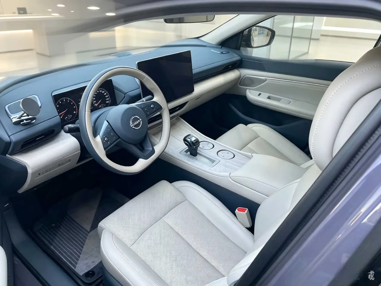 Nissan 2026 Teana 2.0T Stepless Hongmeng Cockpit Flagship Automatic Gear 4