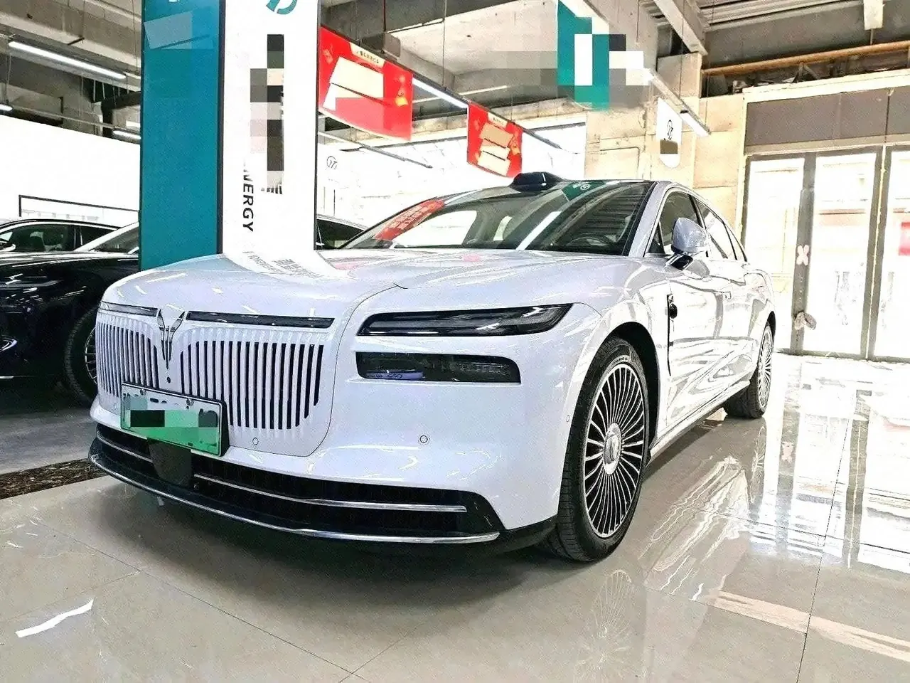 打开图片灯箱:Voyah 2026 models chasing light l four-wheel drive Ultra automatic gear