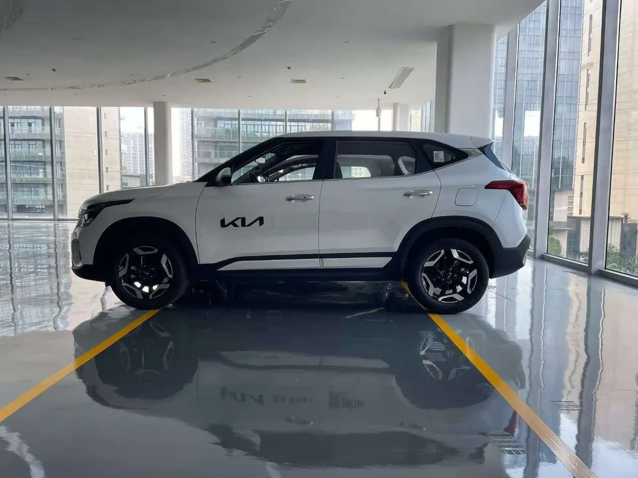 Kia 2026 Setus 1.5 Stepless Deluxe Edition Automatic Transmission 2