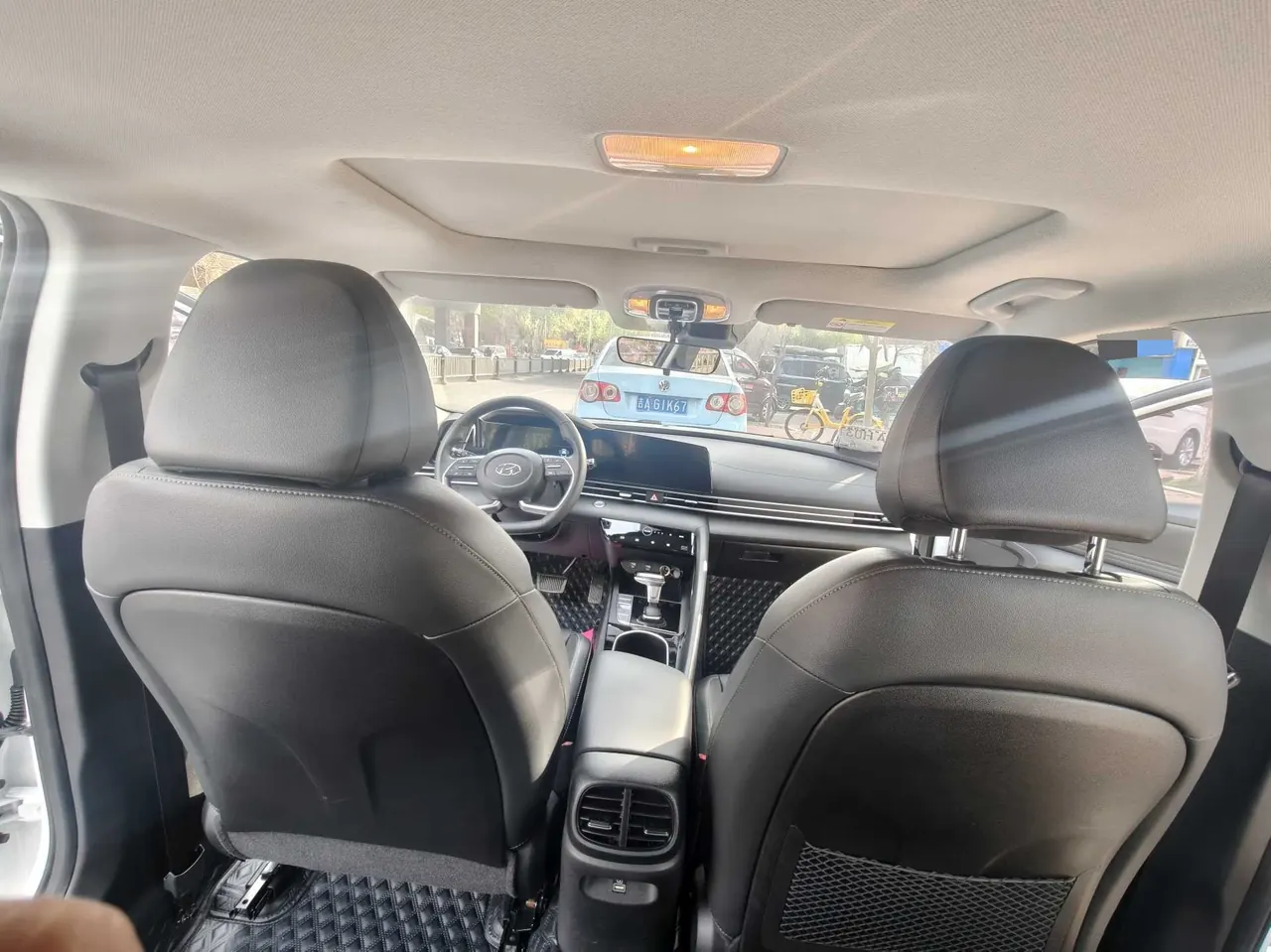 Hyundai 2022 Elantra -3-compartment 1.5 stepless LUX premium automatic gear 13