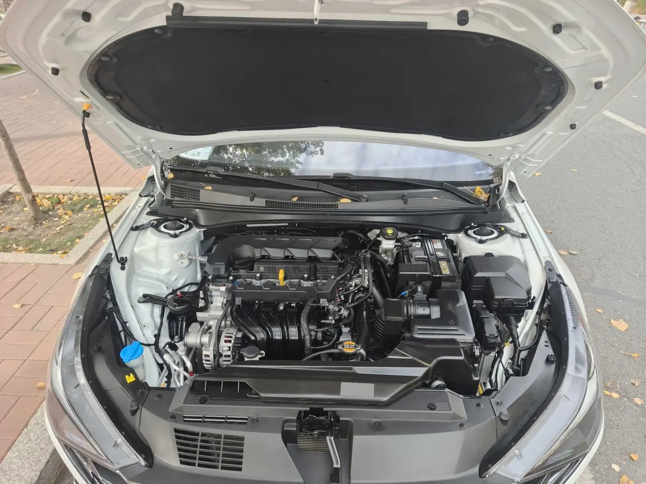 Hyundai 2022 Elantra -3-compartment 1.5 stepless LUX premium automatic gear 14