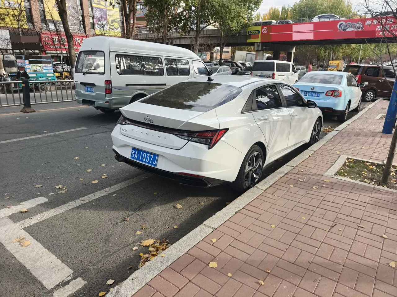 Hyundai 2022 Elantra -3-compartment 1.5 stepless LUX premium automatic gear 5