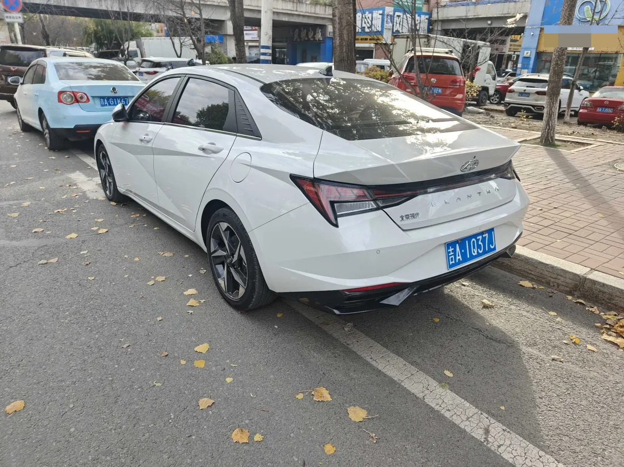 Hyundai 2022 Elantra -3-compartment 1.5 stepless LUX premium automatic gear 7