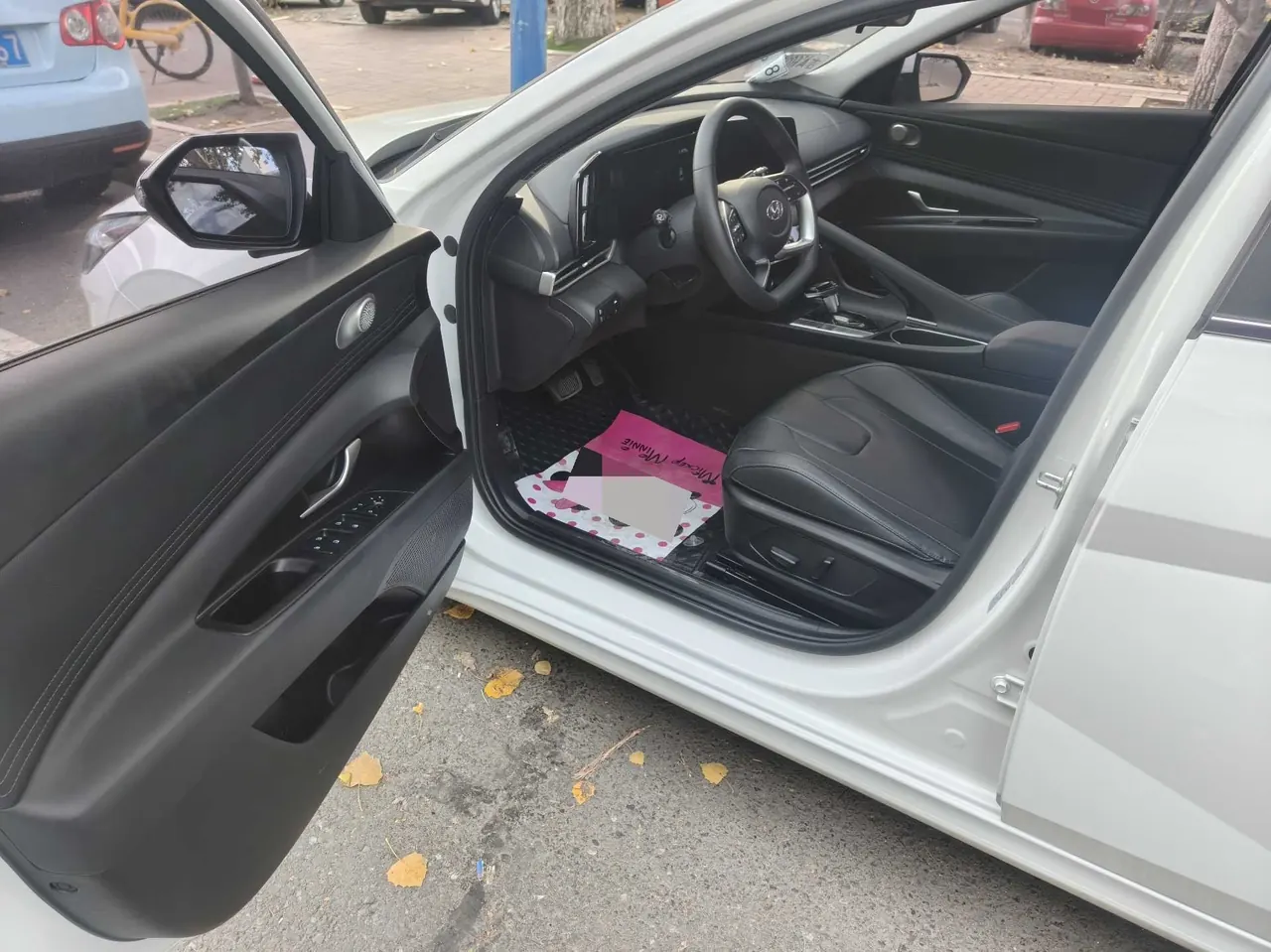 Hyundai 2022 Elantra -3-compartment 1.5 stepless LUX premium automatic gear 9