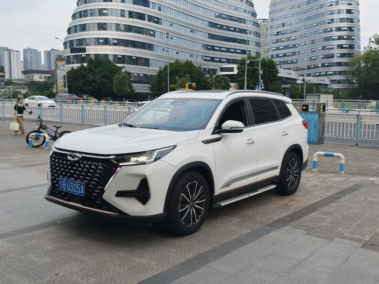 Chery 2022 Ruihu 8 PRO 1.6T 290T Two-Drive Vast Edition 5-seat Automatic Gear - View 1