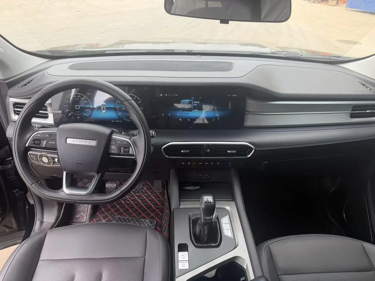 Jetour 2023 X90 PLUS 1.5T 7-seat manual gear 8