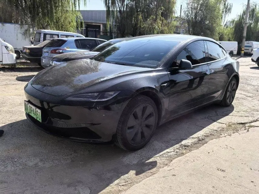 Open image lightbox: Tesla 2026 Model 3 rear-wheel drive version of automatic transmission