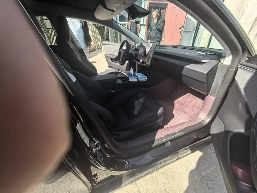 Tesla 2026 Model 3 rear-wheel drive version of automatic transmission 4