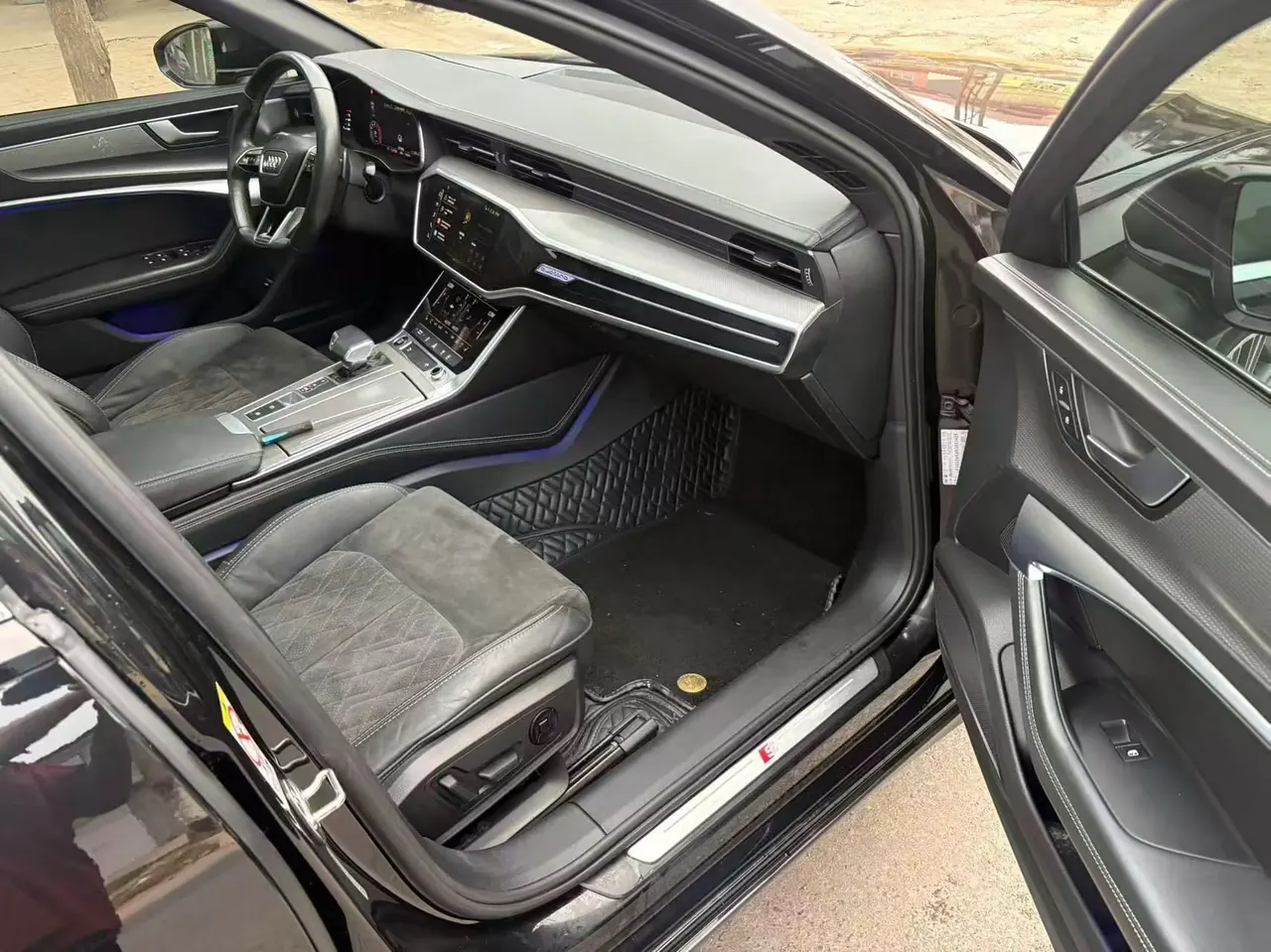 Audi 2022 A6L 48V 3.0TFSI 55TFSI Quattro enjoy dynamic automatic transmission 2