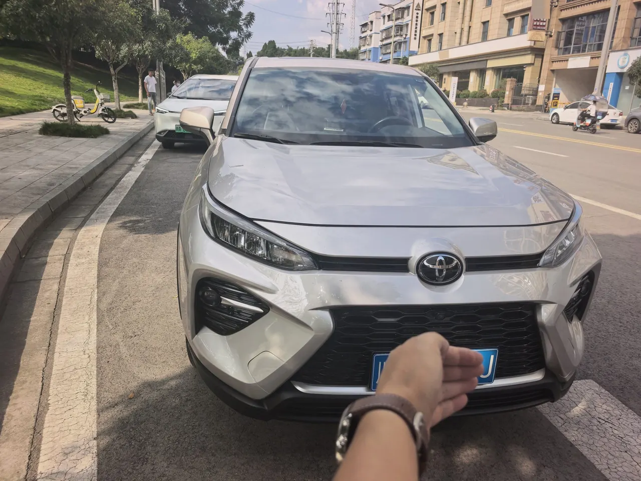 Toyota 2022 Willanda 2.0 Stepless Two-Drive Luxury PLUS Edition Automatic Gear 8