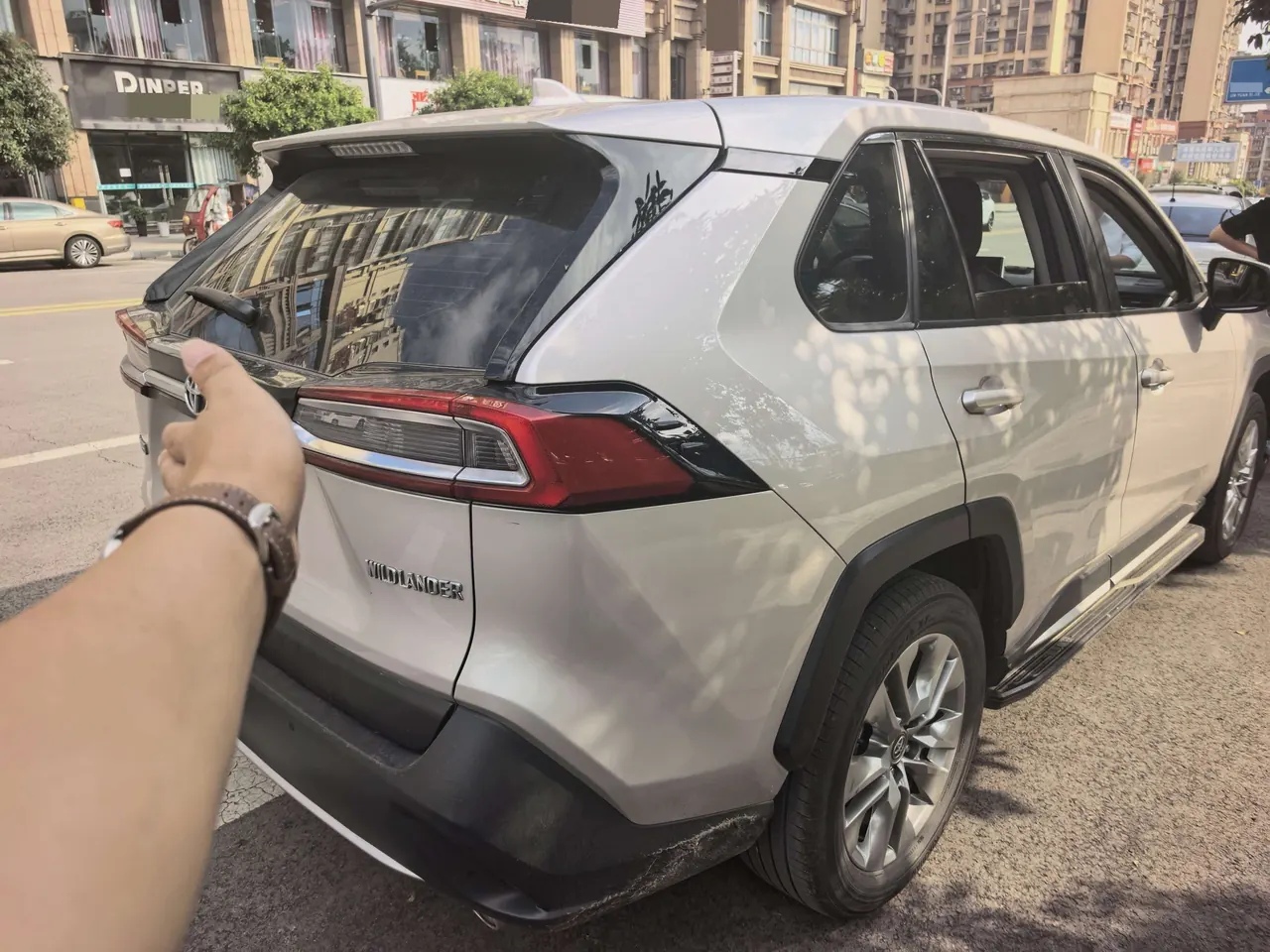 Toyota 2022 Willanda 2.0 Stepless Two-Drive Luxury PLUS Edition Automatic Gear 9