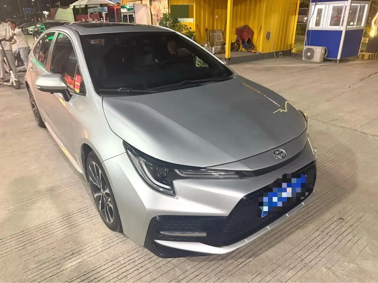 Toyota 2022 Lei Ling 1.2T Stepless 185T Sports Edition Automatic Gear 2