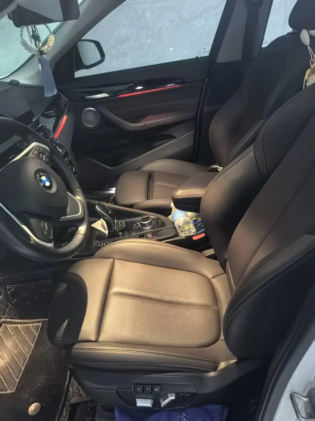 BMW 2022 X1 sDrive20Li 1.5T exclusive automatic gear 3
