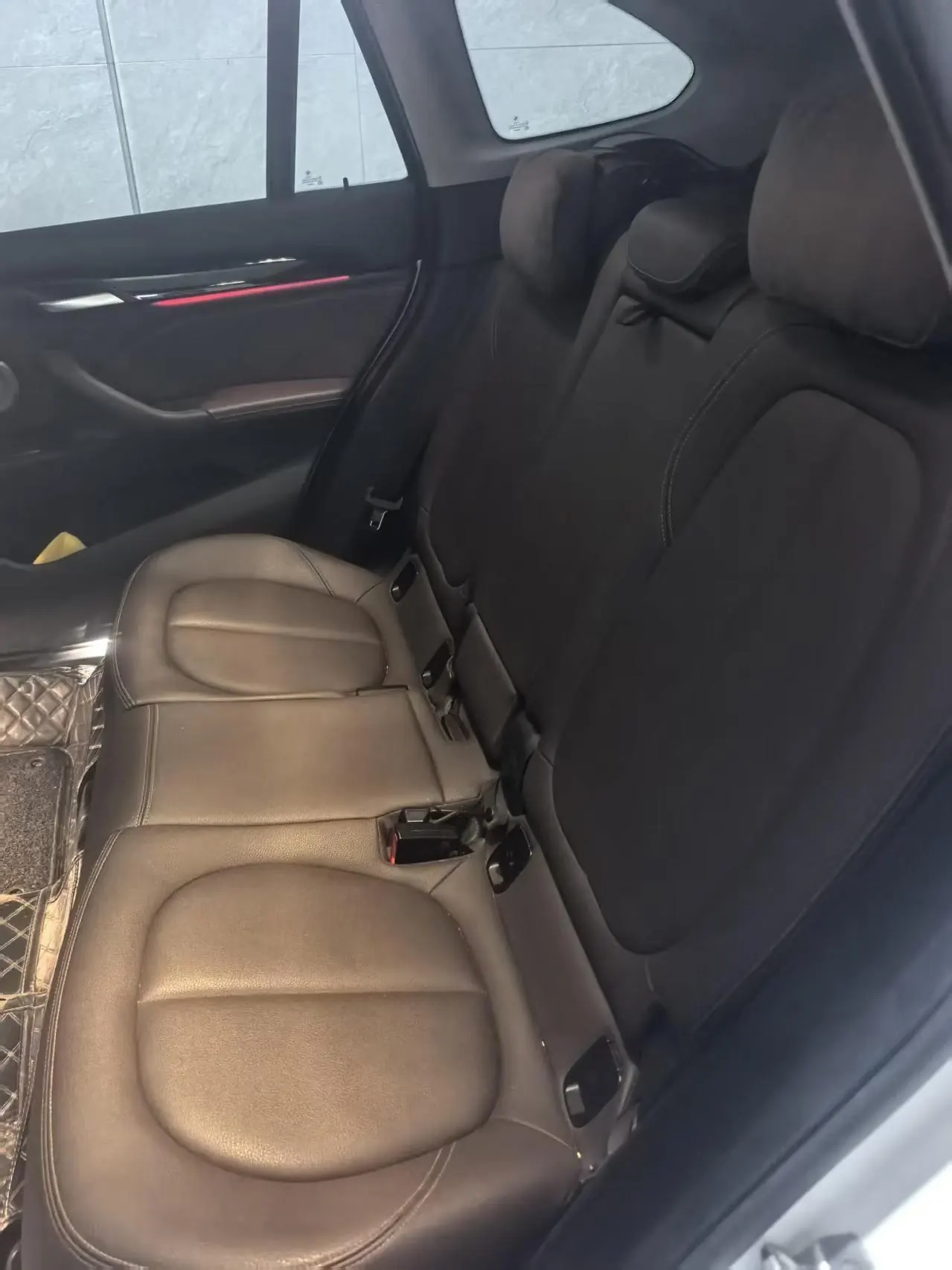 BMW 2022 X1 sDrive20Li 1.5T exclusive automatic gear 4