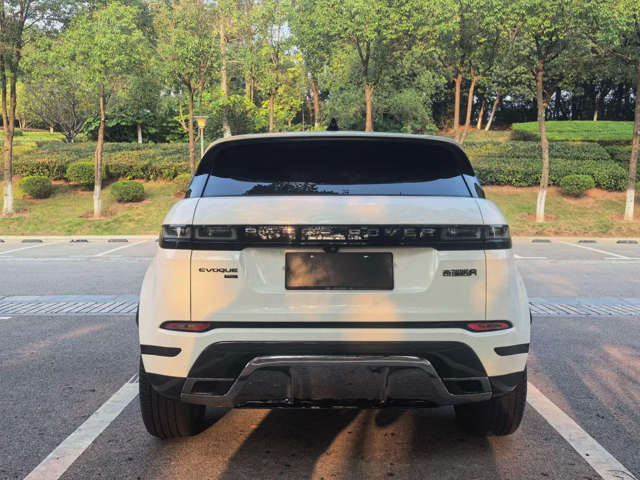 Land Rover 2022 Range Rover Aurora L 48V 2.0T 249PS R-Dynamic Deluxe Automatic Gear 6
