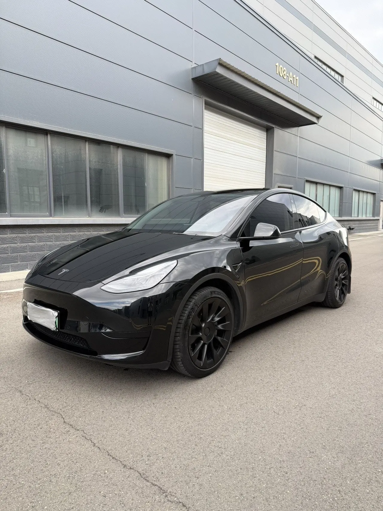 Открыть галерею: Tesla 2022 Model Y rear-wheel drive version (facelift) automatic gear