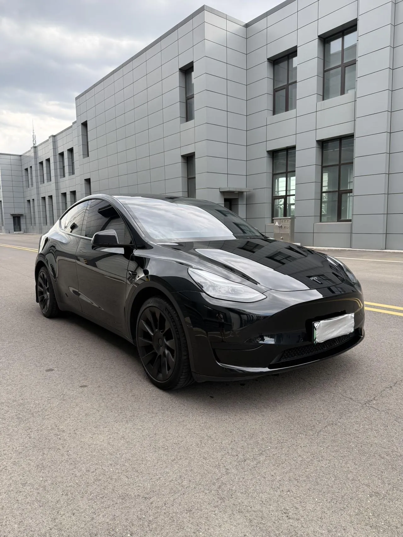 Tesla 2022 Model Y rear-wheel drive version (facelift) automatic gear 2