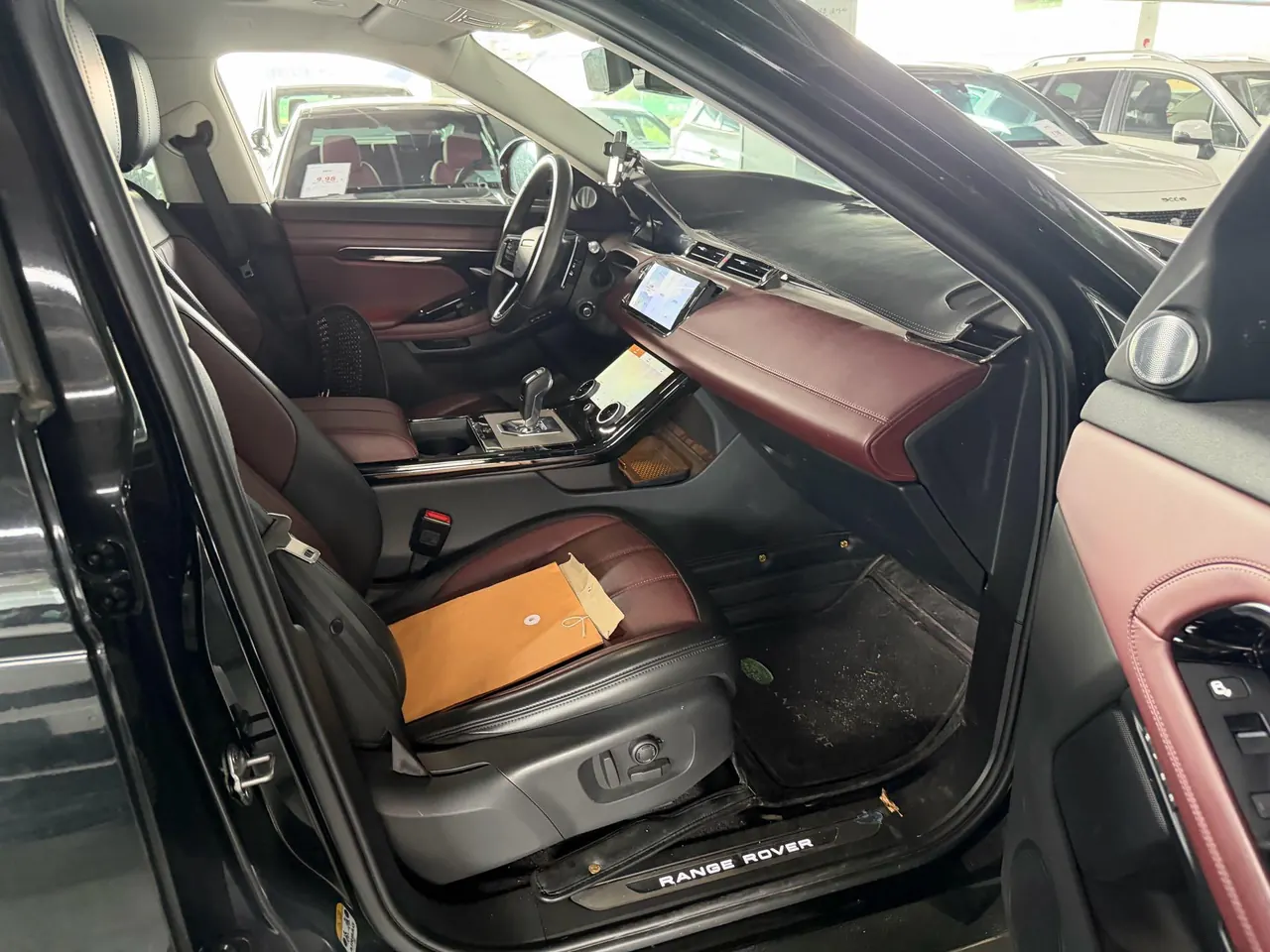 Land Rover 2022 Range Rover Aurora L 48V 2.0T 249PS R-Dynamic HSE Luxury Edition Automatic Gear 3
