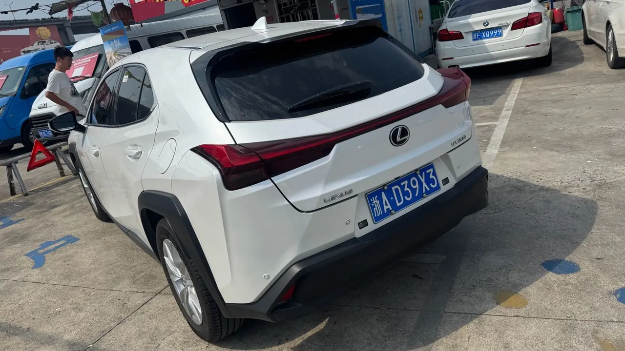 Lexus UX (Imported) 2020 UX200 2.0 Stepless Special Edition Automatic Gear 4