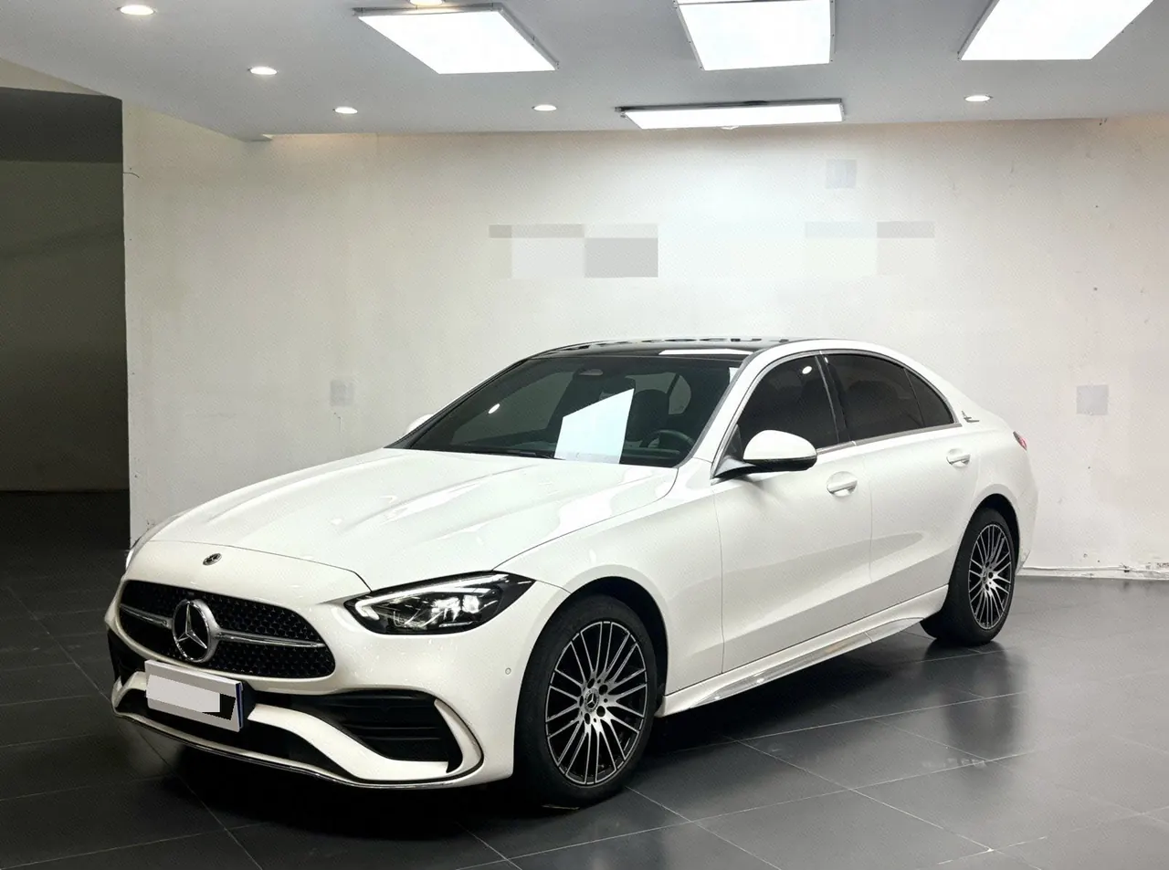 Открыть галерею: Mercedes Benz Class C 2023 C 260 L 4MATIC 48V 1.5T Sports Edition (Change 2) Automatic Gear