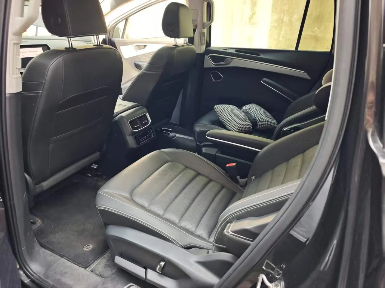 Volkswagen 2022 model range 2.0TSI 380TSI four-wheel drive luxury version Pro6 automatic gear 5