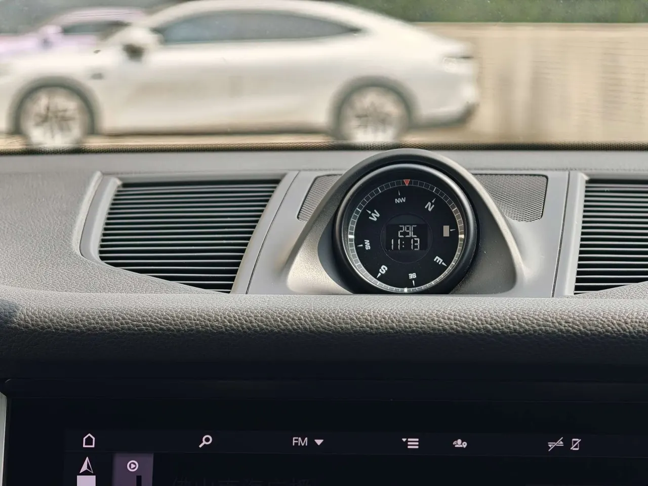 Porsche Macan (Imported) 2022 Macan 2.0T Automatic Gear 11