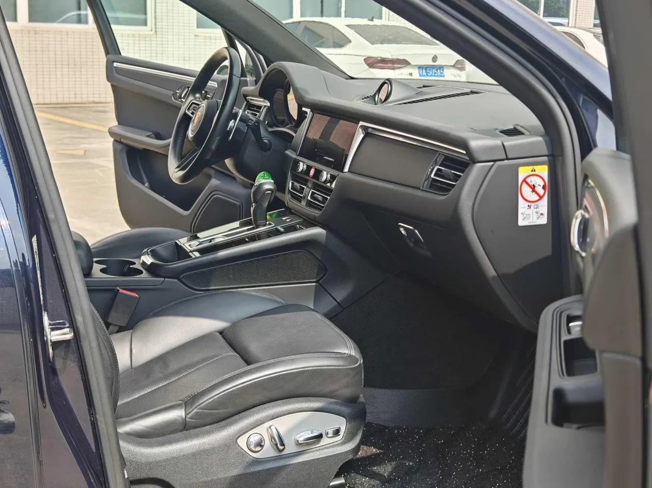 Porsche Macan (Imported) 2022 Macan 2.0T Automatic Gear 4