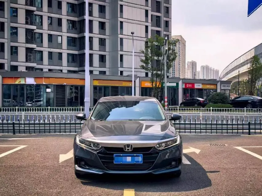 Honda 2022 10th Generation Accord 1.5T Stepless 260TURBO Deluxe Automatic Gear 2