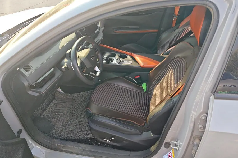 ChangAn 2022 UNI-V 1.5T honorable automatic gear 3
