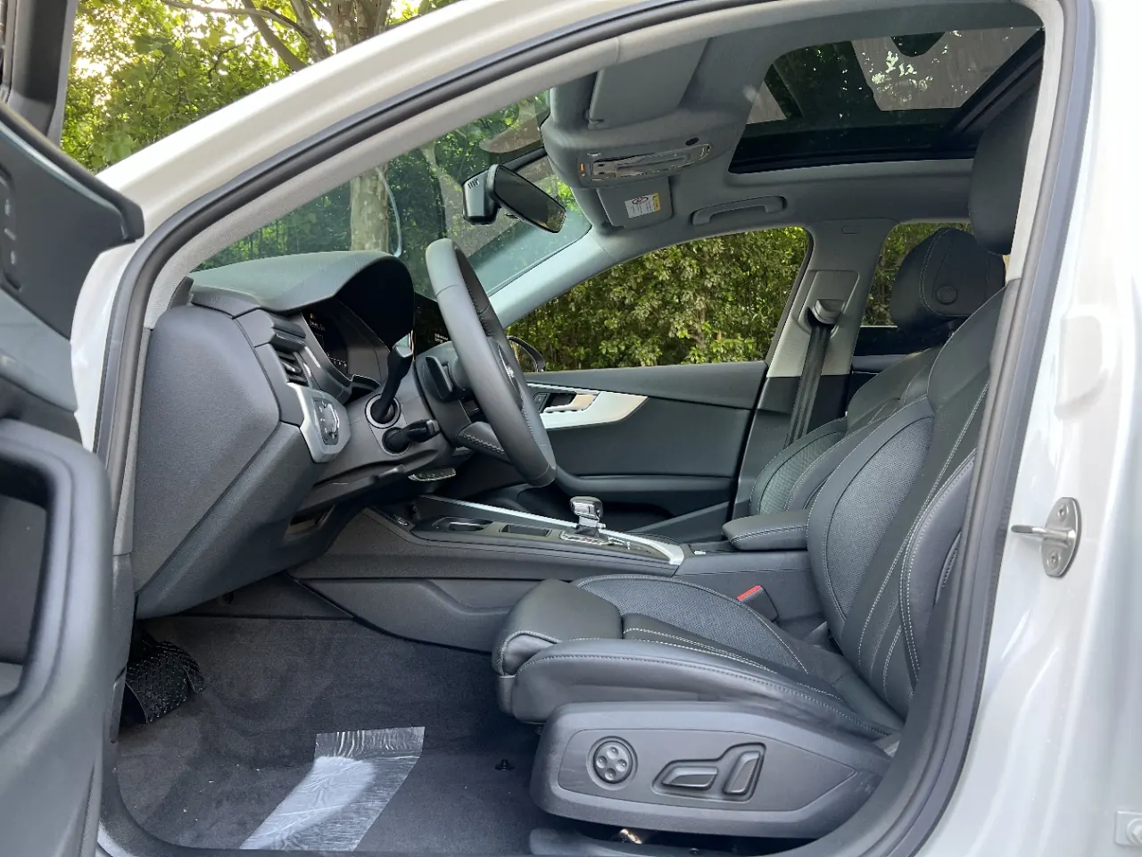 Audi 2022 A4L 2.0TFSI 40TFSI Fashion Dynamic Automatic 4