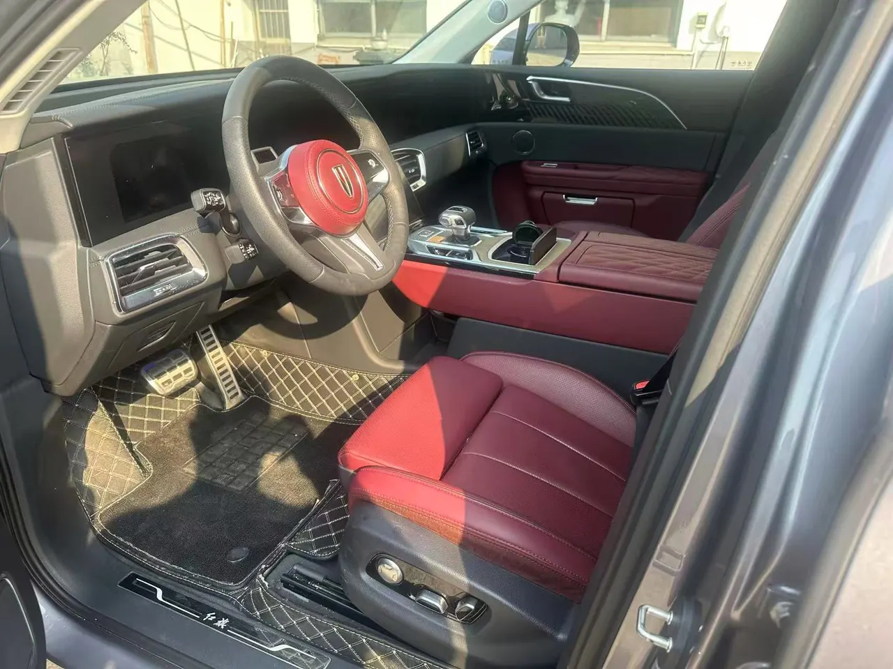 HongQi 2022 E-HS 9 660km Qichang 6-seat automatic gear 2
