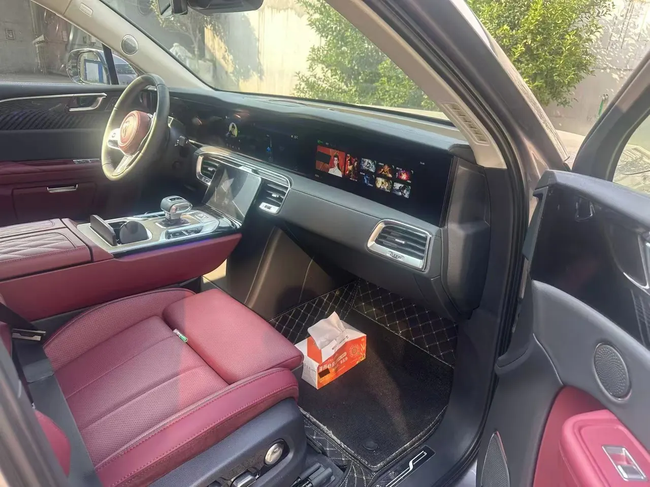 HongQi 2022 E-HS 9 660km Qichang 6-seat automatic gear 4