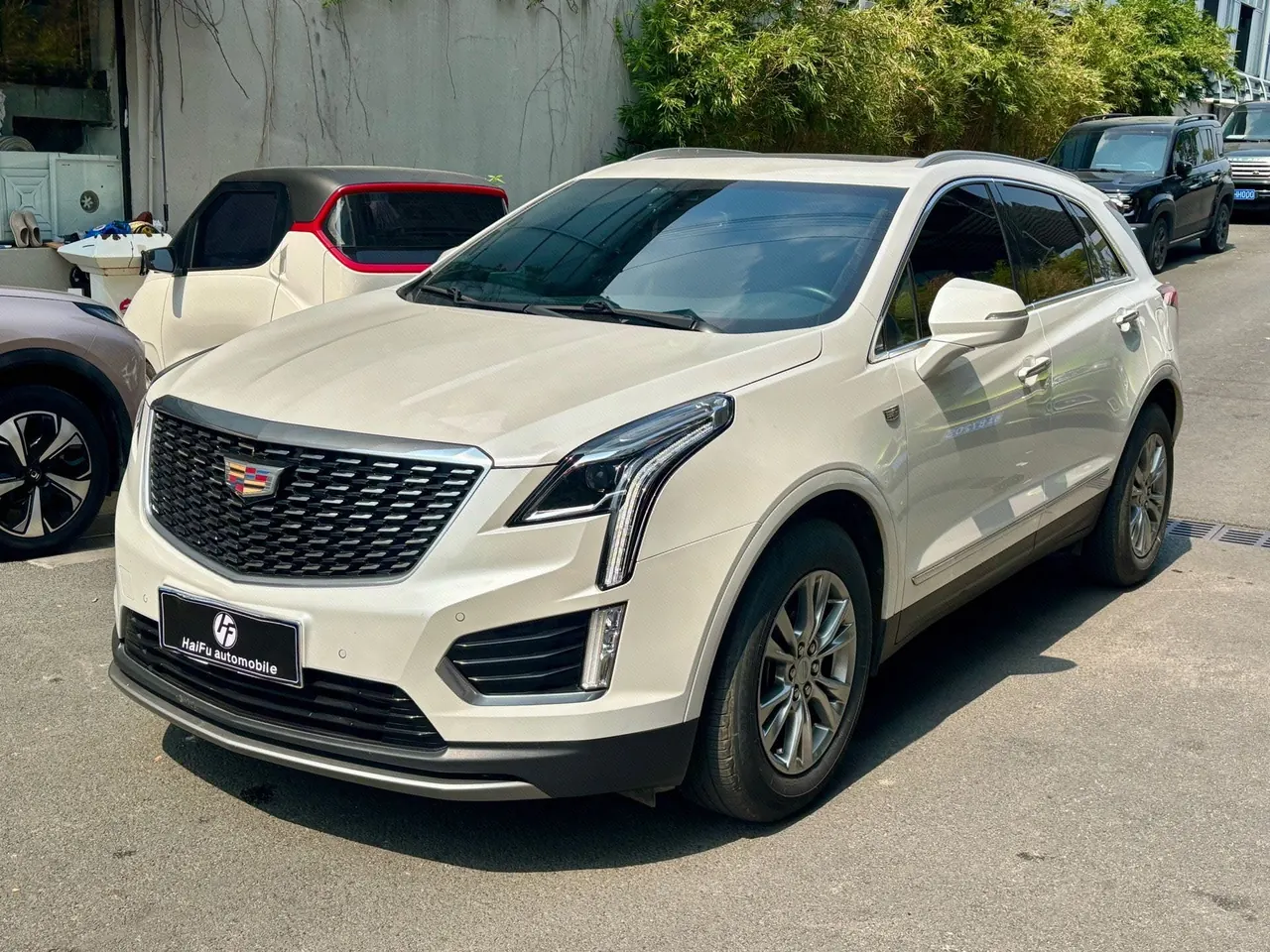 Открыть галерею: Cadillac 2022 XT5 48V 2.0T Two-Drive Luxury Automatic Gear