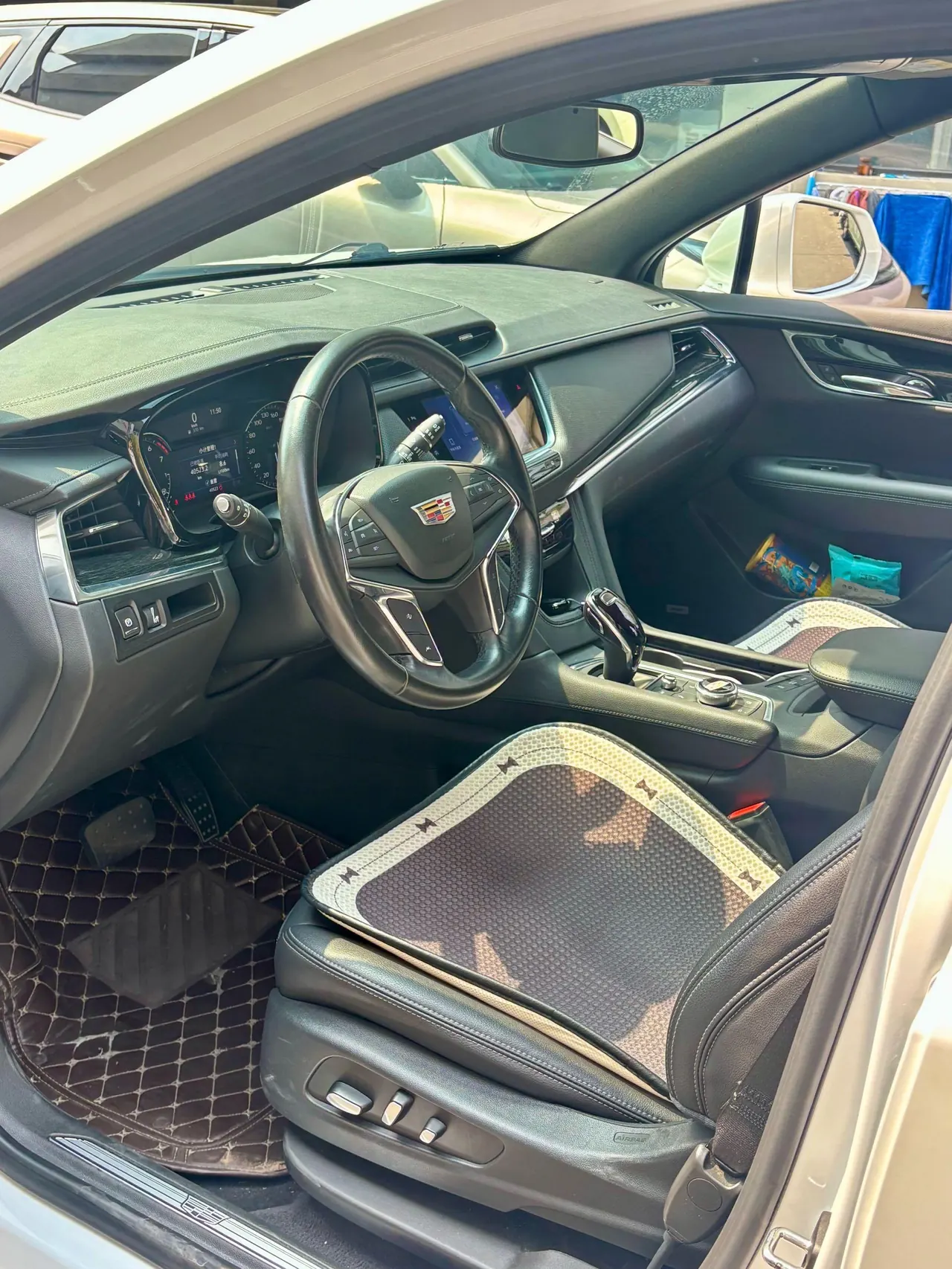Cadillac 2022 XT5 48V 2.0T Two-Drive Luxury Automatic Gear 5