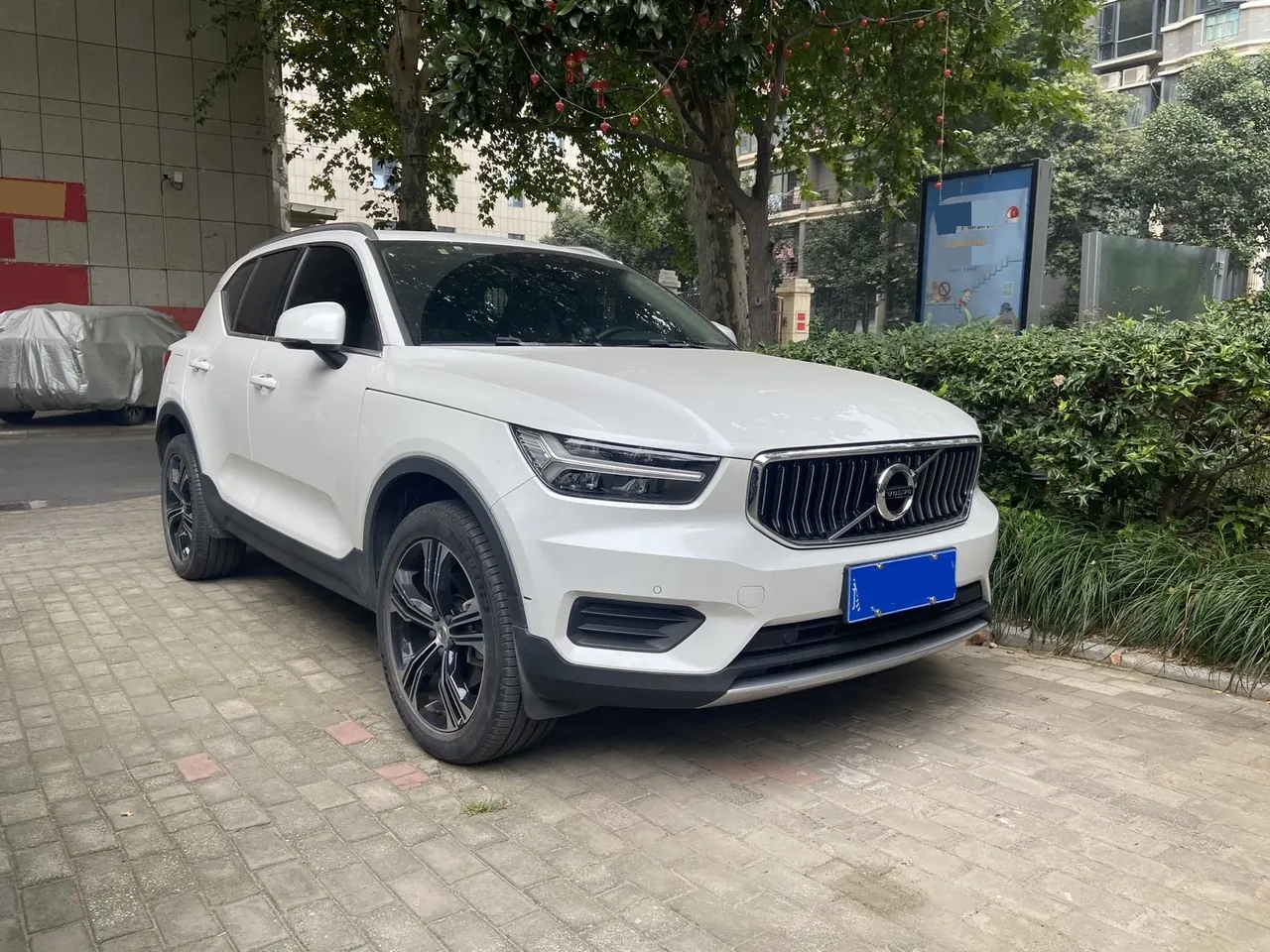Volvo 2022 XC40 2.0T T4 4-wheel drive Zhiyuan Deluxe Edition Automatic Gear 3