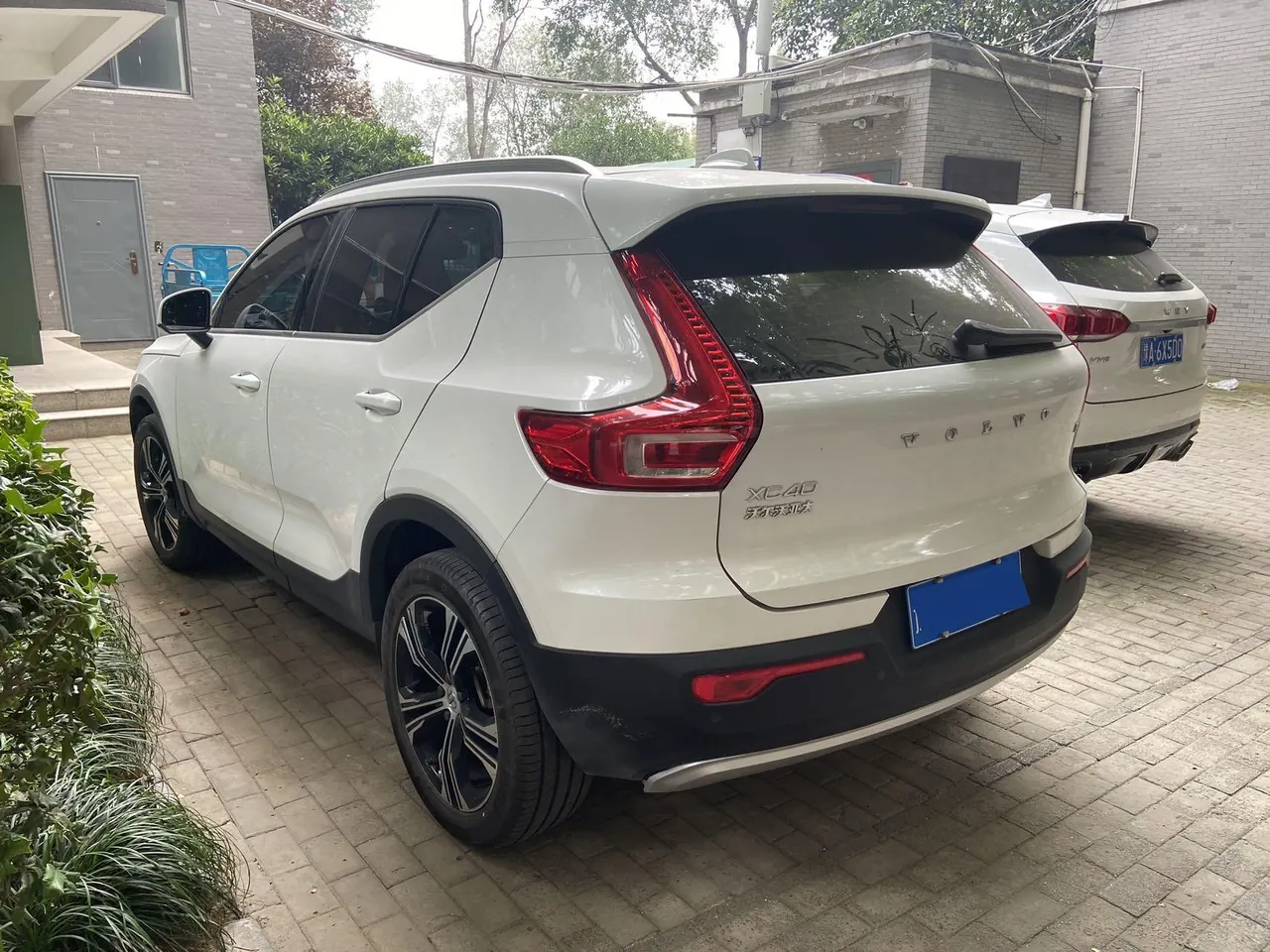 Volvo 2022 XC40 2.0T T4 4-wheel drive Zhiyuan Deluxe Edition Automatic Gear 4