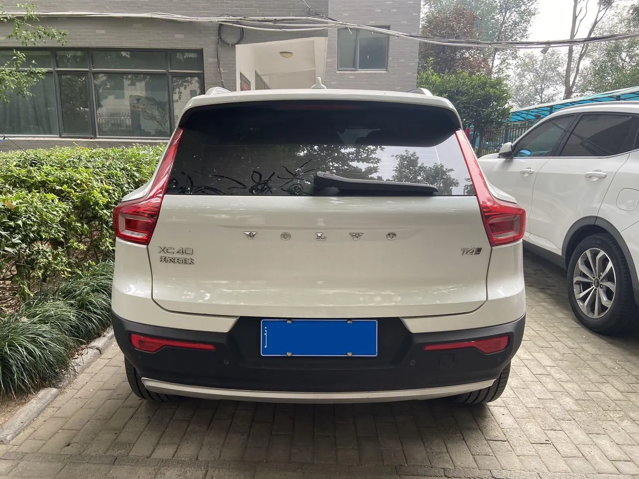 Volvo 2022 XC40 2.0T T4 4-wheel drive Zhiyuan Deluxe Edition Automatic Gear 5